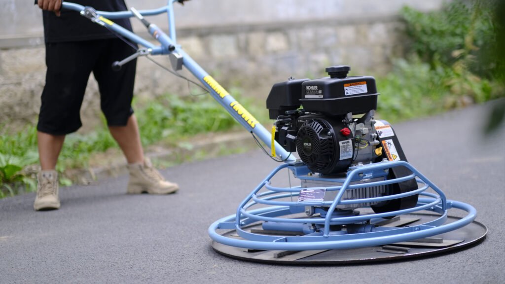 Concrete-finishing-trowel-machine