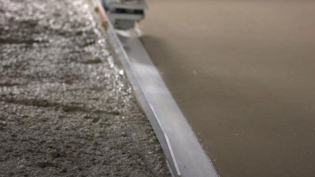 concrete-screeder-in-concrete